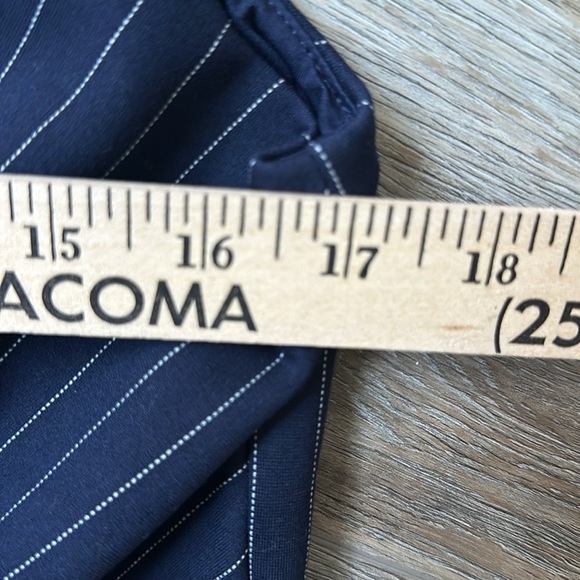 NWT White House Black Market top Navy white pinstriped size 10 Career Summer top - Picture 8 of 9